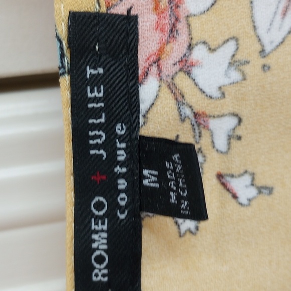 R+J GOLD DRESS - Picture 7 of 13